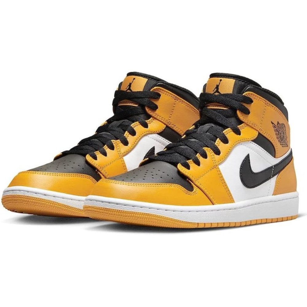 Nike Air Jordan Retro 1 in Taxi
